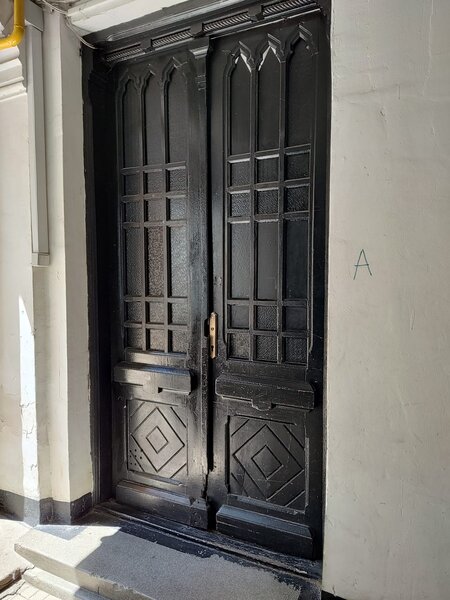 M. Kogalniceanu ap. 2 cam. langa Facultatea de Drept pentru locuit/ birouri